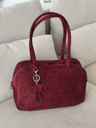 Kabelka “BORA” skladem v nových barvách 😍🫶🏻 Cena: 999 Kč / 39 €