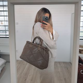 Kabelka “NOLA” Cena: 999 Kč / 39 €